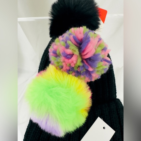 BP by Nordstrom- Black Knit Beanie with 3 interchangeable Faux Fur Pom’s O/S NWT - Picture 3 of 6